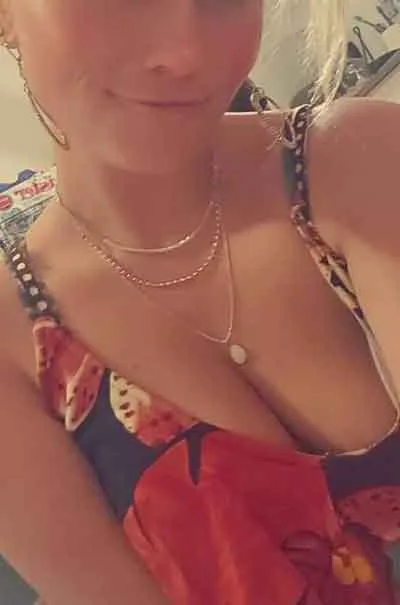 Julie Bjørkelangen